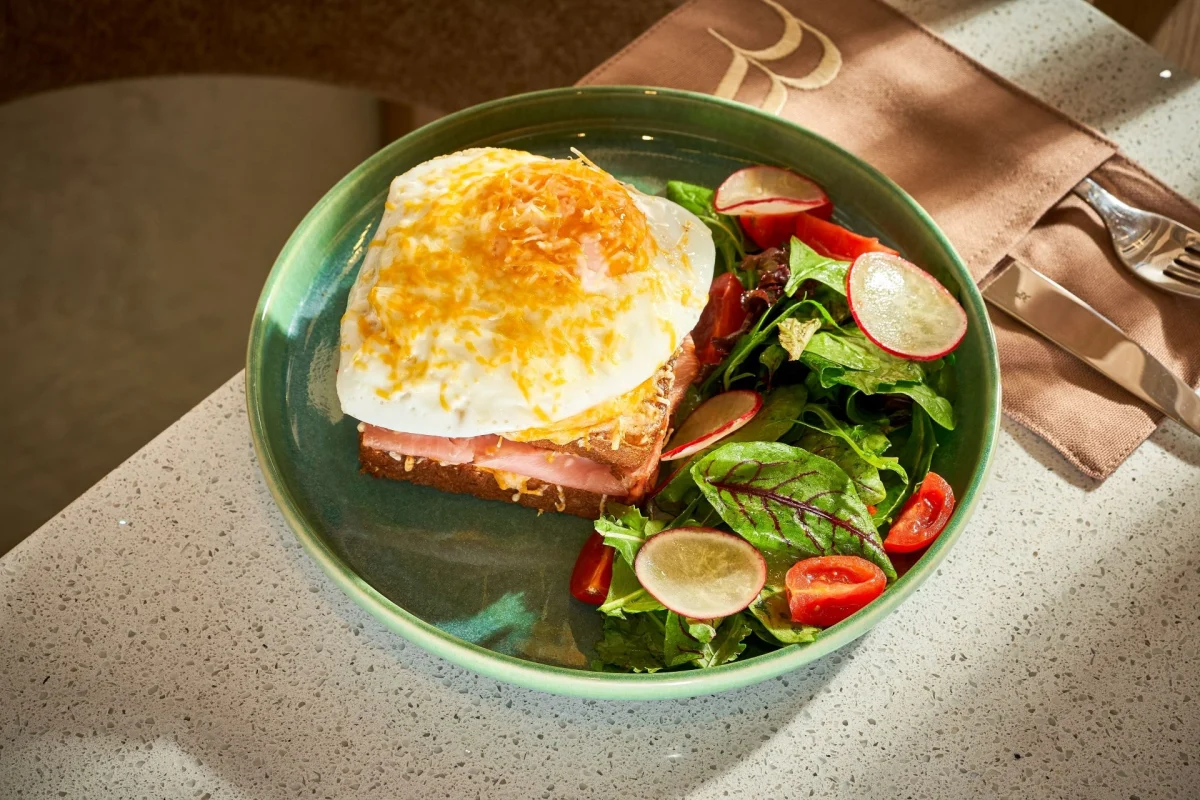 Croque Madame cu Prosciutto cotto