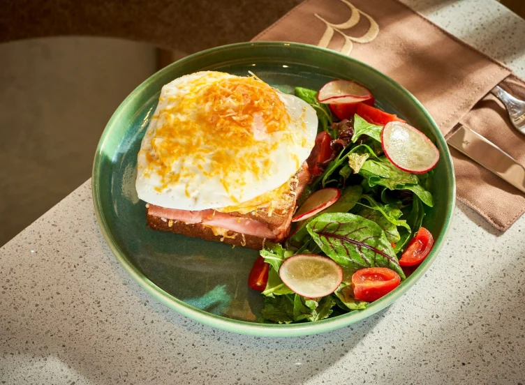 Croque Madame cu Prosciutto cotto
