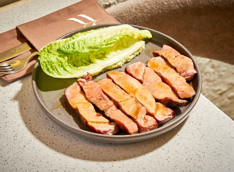 Ceafă de porc cu cremă din edamame