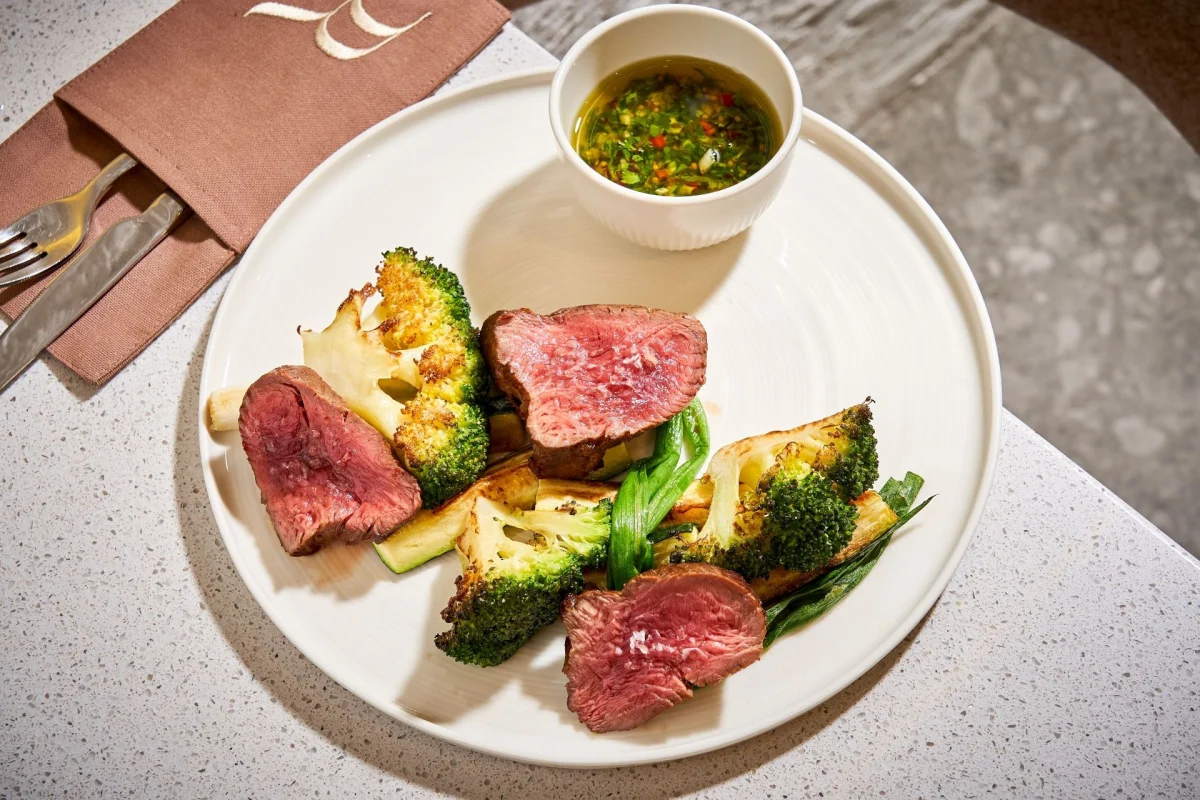 Filet Mignon cu legume verzi