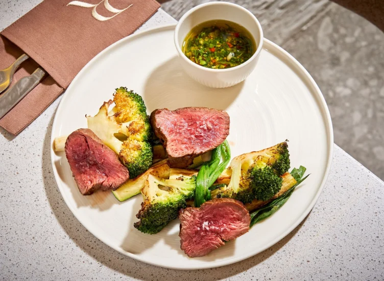 Filet Mignon cu legume verzi