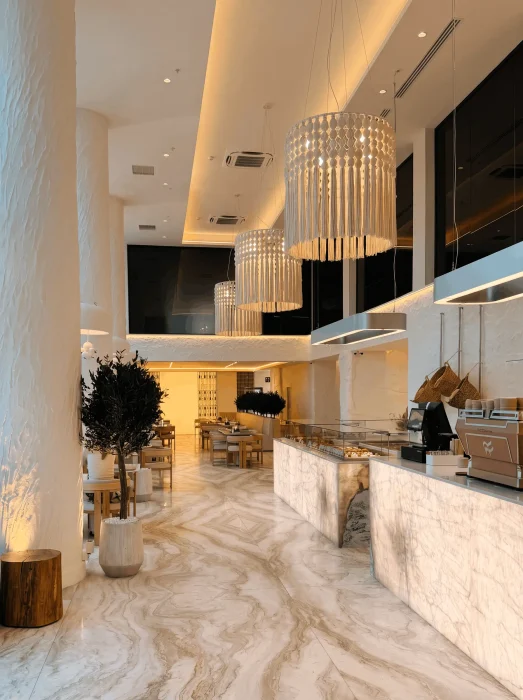 Interiorul cafenelei Renée