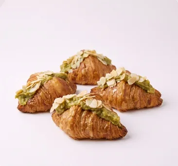 Mini croissant cu anghinare și legume coapte