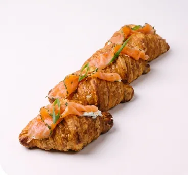 Mini croissant cu somon